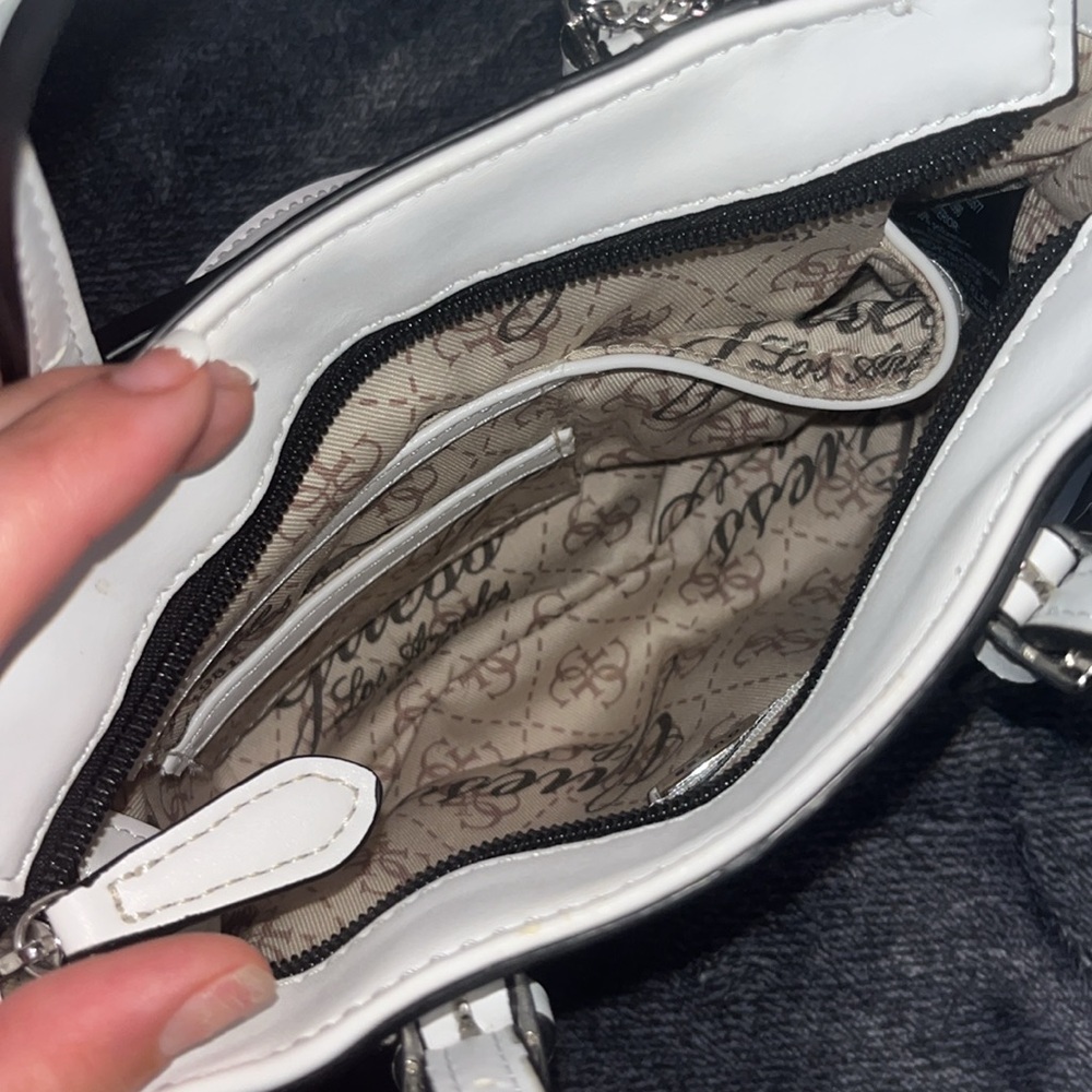 White Guess Handbag - Picture 4 of 4